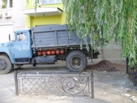 Члени виконкому зруйнувала намет пікетувальників