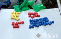 У Мирнограді поліцейські вилучили партію наркотиків у мотоциклістки