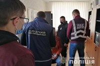 На Хмельниччині викрили правопорушника, який намагався викупити у поліцейського водійське посвідчення, вилучене за нетверезе водіння