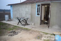 У Іллінцях  поліцейські затримали нетверезого чоловіка, який облив  свого сусіда бензином і підпалив