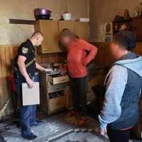 Яремчанські правоохоронці затримали жінку, яка ножем поранила знайомого