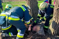 Кам’янський район: Фахівці ДСНС врятували жінку яка впала до покинутого колодязя