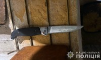 Вдарив ножем дружину: поліція Дніпропетровщини затримала 42-річного підозрюваного