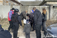 Поліцейські Новгород-Сіверщини передали гуманітарну допомогу мешканцям обстрілюваного прикордоння
