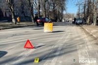 У Кам’янці-Подільському поліцейські встановлюють обставини ДТП, у якій травмувалась 75-річна жінка