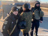 На Чернігівщині спецпризначенці затримали зловмисника, який погрожував підірвати гранатою поліцейських