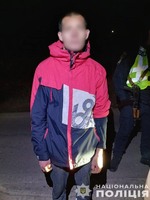 Чернігівські поліцейські затримали зухвалого зловмисника, який пограбував дитину