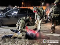 На Вінниччині поліція спільно з СБУ затримали місцевого жителя за збут зброї на території регіону