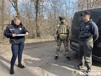 У Ніжинському районі Чернігівщини поліцейські затримали двох наркодилерів