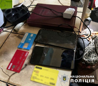 Столичні правоохоронці викрили арештанта київського СІЗО, який ошукав громадян під приводом продажу дров