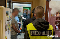 На Буковині правоохоронці ліквідували масштабну шахрайську схему виманювання грошей – зловмисникам повідомлено про підозру