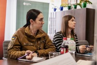 У Хмельницькому психологи системи Міністерства внутрішніх справ обговорили спеціальні техніки для підтримки поранених захисників.
