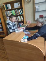 Крок до розуміння важливості самоосвіти здійснили пробаціонери спільно з неповнолітнім, відвідавши місцеву бібліотеку