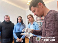 Поліція Києва передала до Національного музею історії України рідкісні артефакти IV-V століття, вилучені з «чорного» ринку