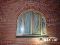 Намагався викрасти з приватного будинку антикварні статуетки на суму понад 200 тисяч гривень — поліцейські затримали 36-річного киянина