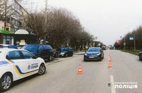 У Чернівцях внаслідок наїзду легковика травмувалася пенсіонерка: слідчі поліції задокументували ДТП