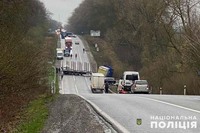 На Тернопільщині смертельна ДТП: зіткнулися дві вантажівки та бус