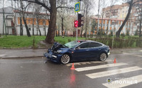 У Чернівцях слідчі поліції розслідують обставини та причини ДТП з потерпілими
