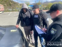Поліція Закарпаття затримала львів’янина, який намагався незаконно переправити військовозобов’язаного через офіційний пункт пропуску в Польщу
