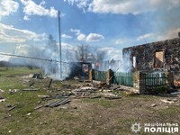 На прикордонні Чернігівщини росіяни продовжують обстрілювати мирних мешканців: поліція допомагає громадянам та документує наслідки