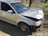 Поліцейські Гайсина затримали зловмисника, який викрав автомобіль та скоїв ДТП
