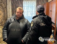 Прилуцькі поліцейські під час санкціонованих обшуків вилучили у двох чоловіків набої та вибухову речовину