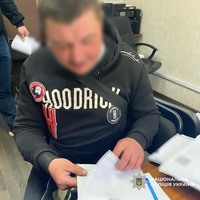На Харківщині поліцейські затримали чоловіка за збут метадону: фігуранту оголошено про підозру