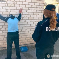 На Харківщині поліція затримала чоловіка за спробу продажу вибухонебезпечних предметів