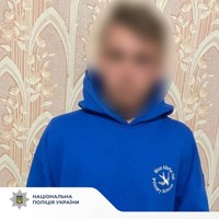 У Немишлянському районі Харкова поліцейські затримали чоловіка за скоєння грабежу