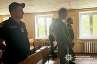 Криворізькі поліцейські затримали  45-річного чоловіка за пограбування з магазину