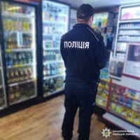 Ювенальні поліцейські виявили на території Валківської  громади факт незаконного продажу алкоголю неповнолітньому