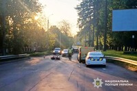 У Хмельницькому поліцейські встановлюють обставини ДТП, у якій загинув 64-річний чоловік