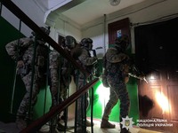 Національна поліція проводить обшуки у рамках спецоперації з ліквідації наркобізнесу в Україні