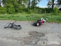 Слідчі розслідують обставини ДТП за участі мотоцикла та велосипеда