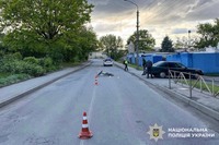 У Хмельницькому поліцейські встановлюють обставини ДТП, у якій травмувався водій електровелосипеда