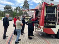 Пожежний автомобіль зі Швейцарії передали Троїцькій громаді