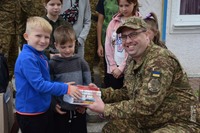 Хмельницькі гвардійці привітали вихованців дитячого будинку із завершенням навчального року