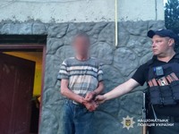 На Закарпатті поліція затримала 59-річного зловмисника, який підозрюється в умисному вбивстві свого сина
