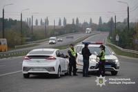 Поліцейські Тернопільщини виявили чотирьох водіїв, які проігнорували рішення суду та знову сіли за кермо: їм загрожує кримінальна відповідальність