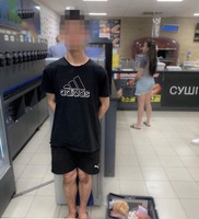 У Кривому Розі наряд поліції охорони затримав чоловіка за крадіжку з магазину