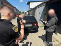 Привласнював кошти військових та волонтерів: поліцейські Львівщини викрили керівника благодійного фонду у шахрайстві
