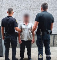 У Виноградові поліція затримала раніше судимого чоловіка, який обікрав водійку, що його підвозила