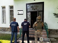 Майже мільйон гривень збитків: на Закарпатті правоохоронці викрили схему незаконного збуту ділової деревини, організовану очільником районного надлісництва