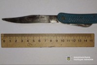 Вдарив ножем у живіт: у Покрові поліцейські затримали підозрюваного