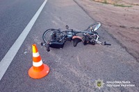 На Полтавщині поліція встановлює обставини ДТП, унаслідок якої травмовано велосипедистку