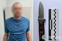 У Старокостянтинові поліцейські затримали чоловіка, який ножем поранив місцевого жителя