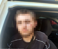 У Запоріжжі поліцейські охорони затримали чоловіка з ймовірними наркотиками