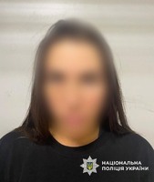 Столичні поліцейські затримали жінку, яка на першому побаченні викрала у знайомого майже 50 тисяч доларів
