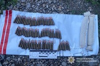 Поліцейські вилучили у жителя Чортківського району тротил та набої
