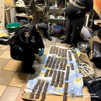 На Буковині поліція та СБУ ліквідували канал збуту зброї, боєприпасів і вибухових речовин – членам ОЗГ повідомлено про підозри